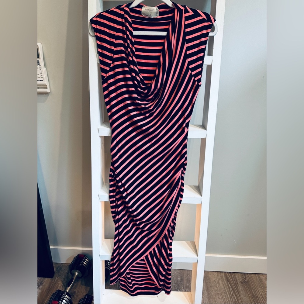 Nicole Miller. Size S-M. Great conditions. High-Lo dress